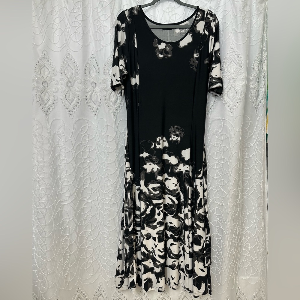 Elegant Black and White Floral Dress